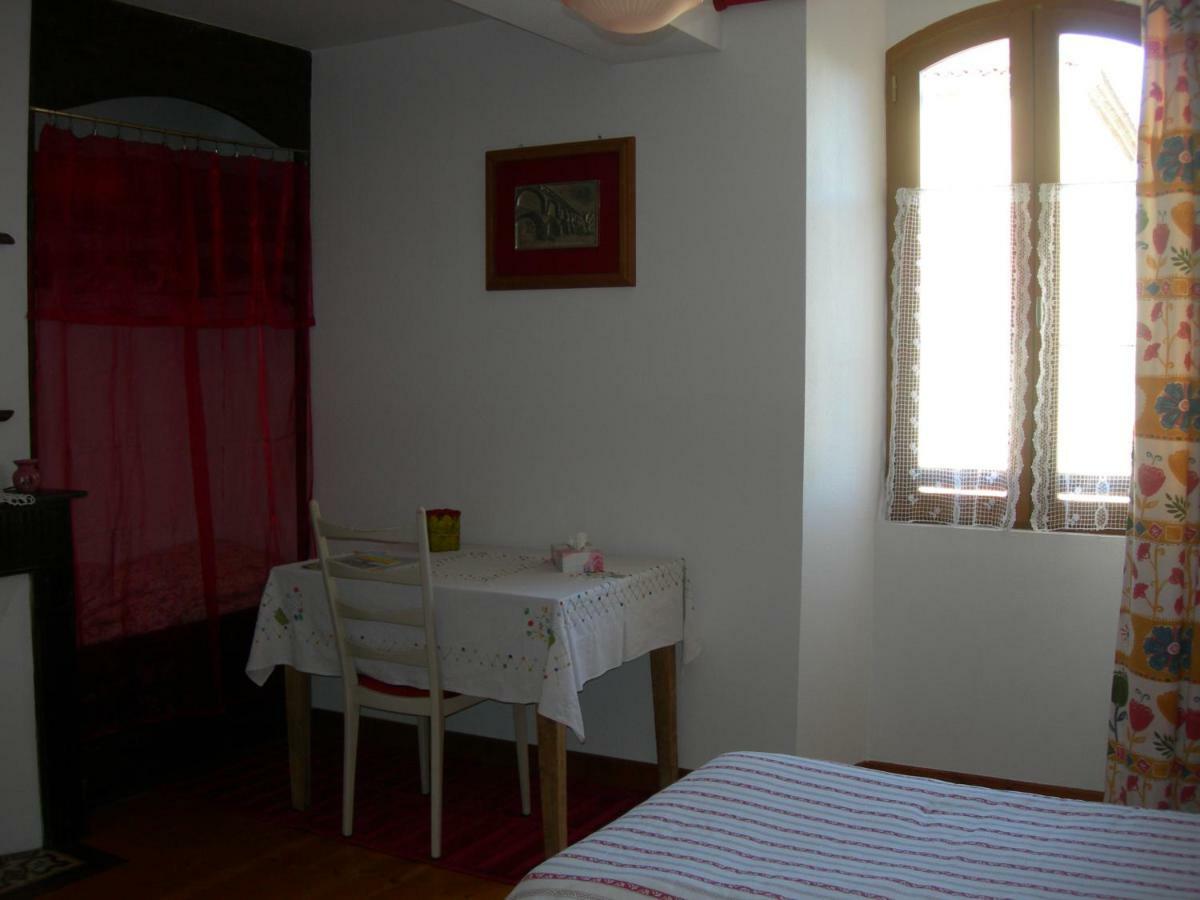 Sous La Glycine Bed & Breakfast Mielan Ngoại thất bức ảnh